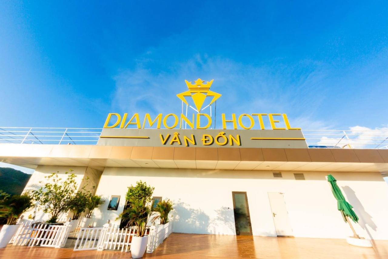 Diamond Hotel Van Don Cam Pha ภายนอก รูปภาพ