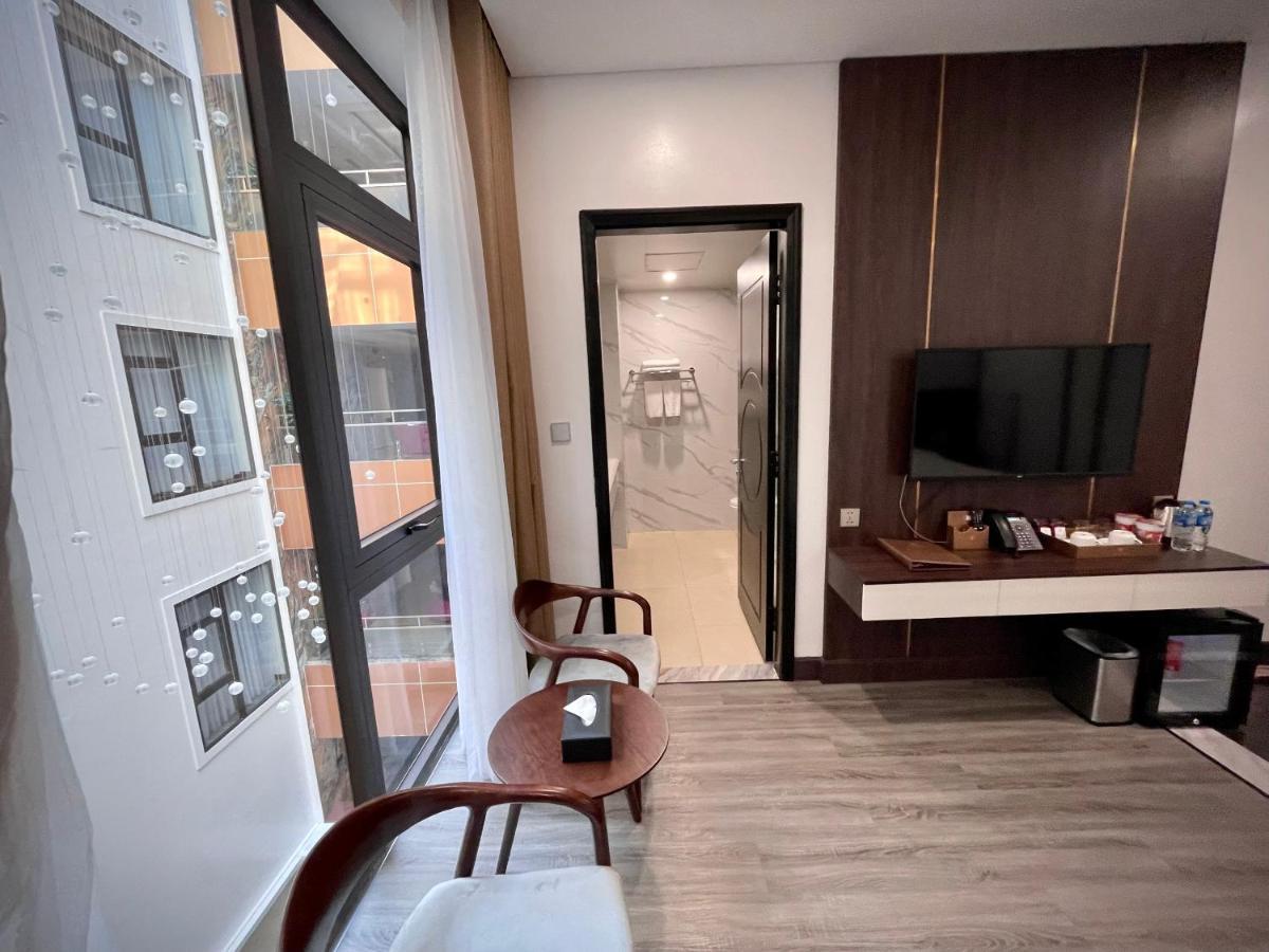 Diamond Hotel Van Don Cam Pha ภายนอก รูปภาพ