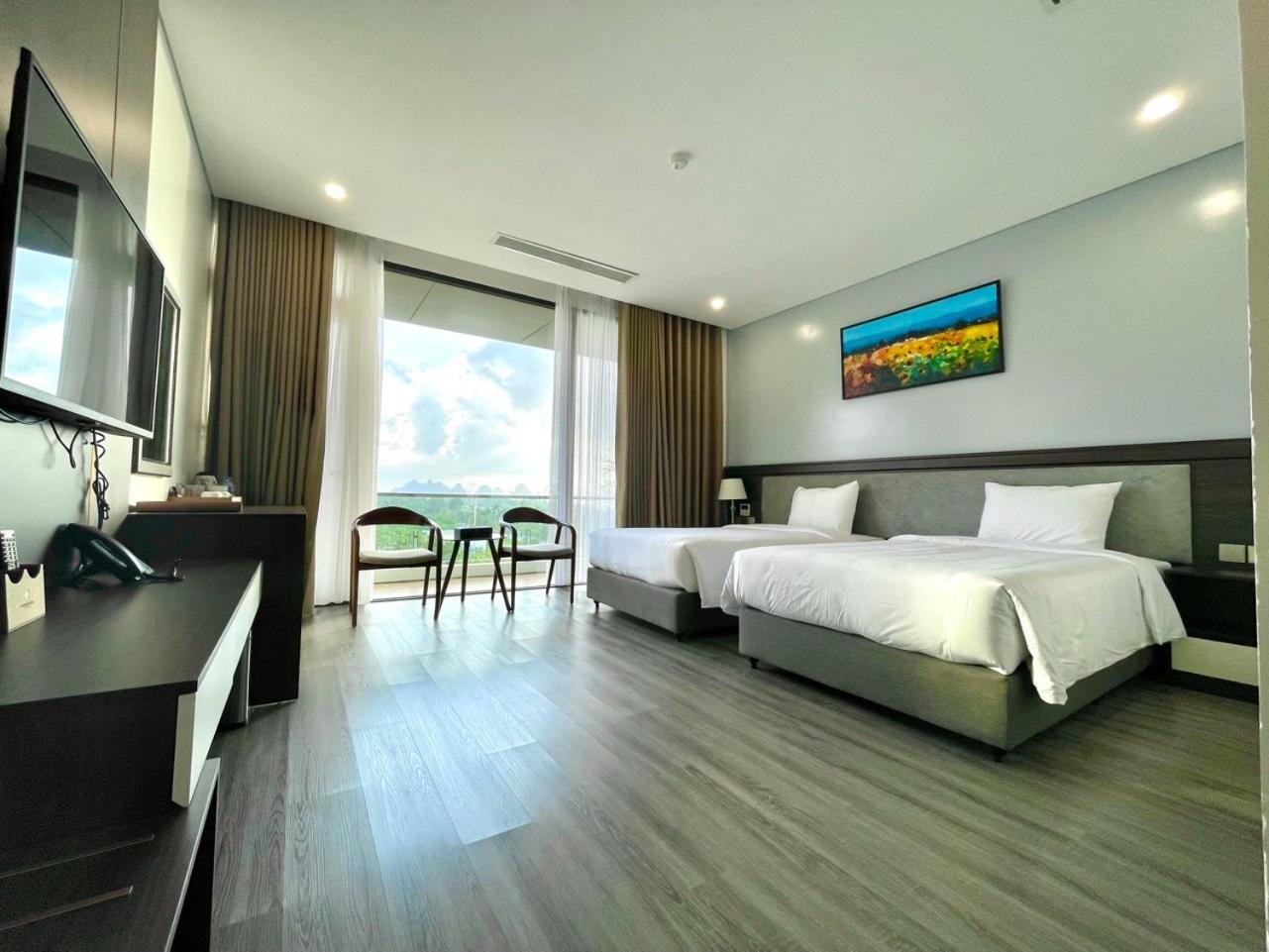 Diamond Hotel Van Don Cam Pha ภายนอก รูปภาพ
